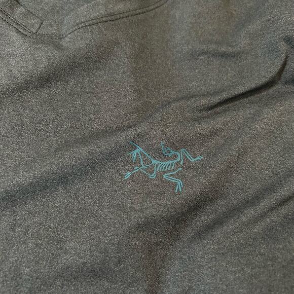 Arc'teryx Remige Shirt Men's Size Small Performance V Neck Hiking Camping Casual - Picture 5 of 6